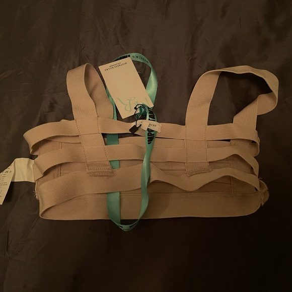 Mistress rocks bandage top - Picture 2 of 3